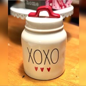 Rae Dunn XOXO canister